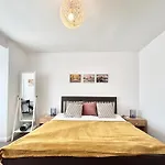 Apartment Ospitalier Piata Operei - Sunrise - Golden - Lavendel *