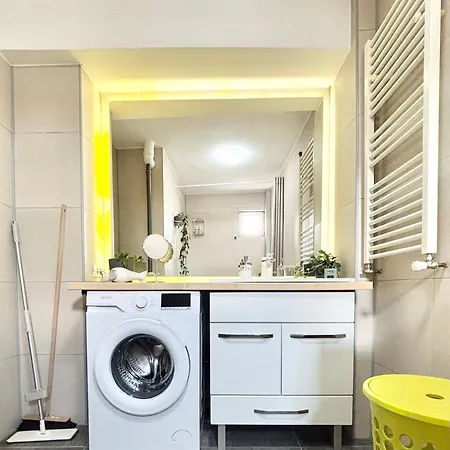 Daire Ospitalier Piata Operei - 5 Spacious Apartments In City Center *