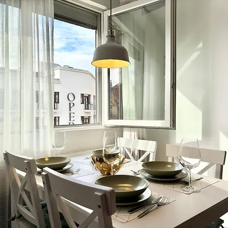 Daire Ospitalier Piata Operei - 5 Spacious Apartments In City Center *