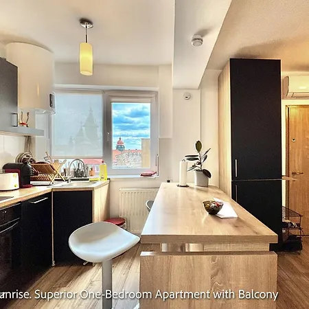 Apartament Ospitalier Piata Operei - 5 Spacious In Center Timișoara