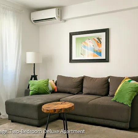 Apartament Ospitalier Piata Operei - 5 Spacious In Center Timișoara