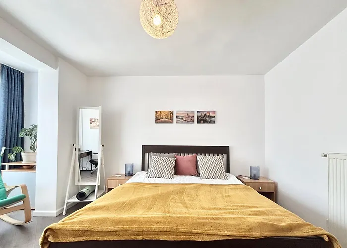 Apartment Ospitalier Piata Operei - Sunrise - Golden - Lavendel *