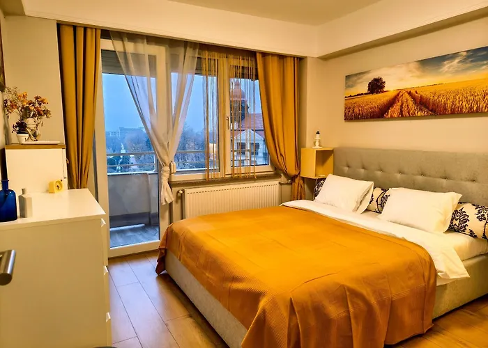 Ospitalier Piata Operei - Sunrise - Golden - Lavendel